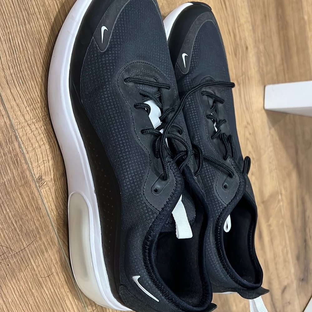 Nike air max dia black white